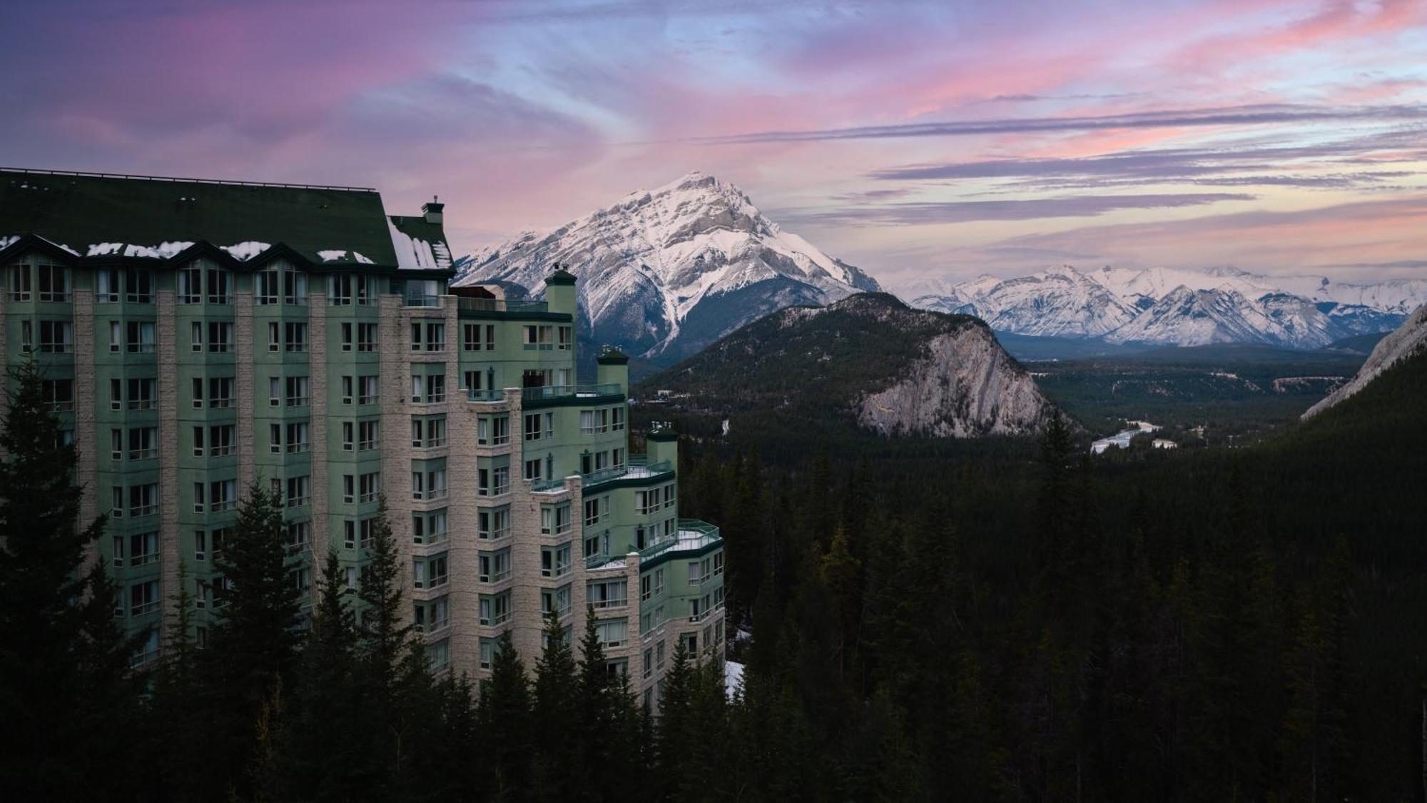 The Rimrock Resort Hotel Banff Buitenkant foto