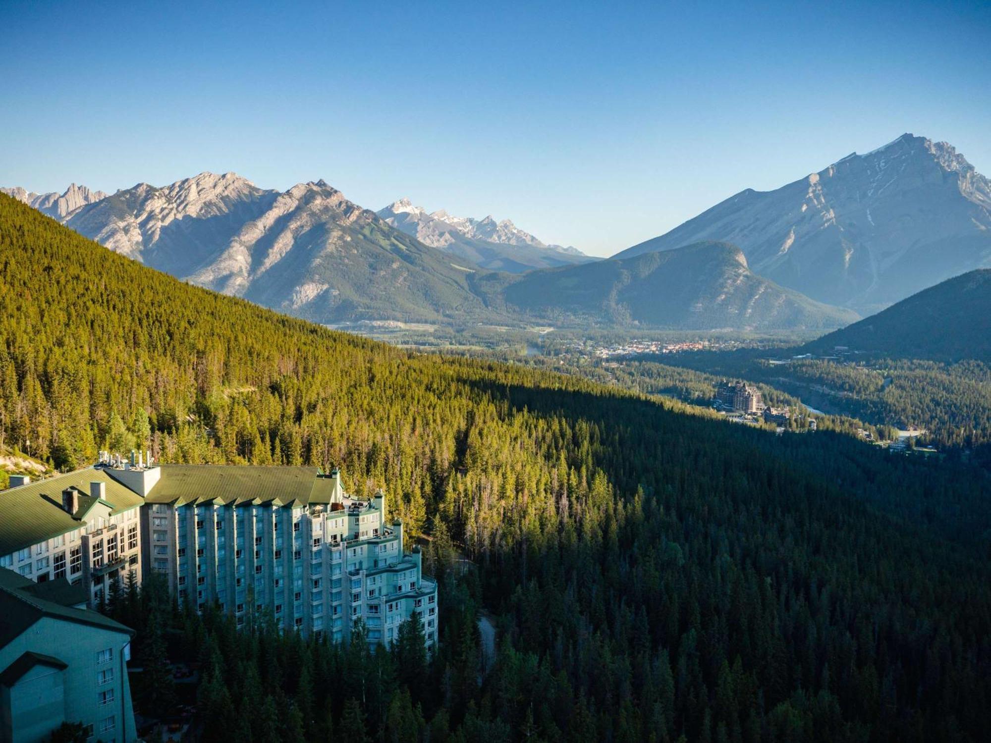 The Rimrock Resort Hotel Banff Buitenkant foto